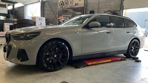 BMW 5-serie G60 G61 met 21 inch GMP Fender black velgen
