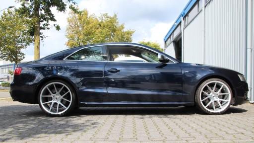 Audi A5 met 20 inch Japan Racing JR30 silver