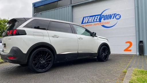Peugeot 5008 SUV met 20 inch 1AV ZX1 black