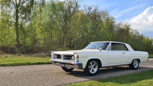 Pontiac Grand Prix met 17 inch American Racing VN515 velgen