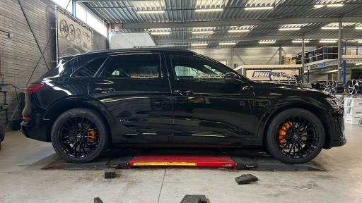Audi E-tron met 21 inch MAK Speciale black velgen