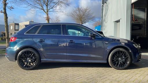Audi A3 met 18 inch MAM RS4 black velgen