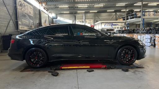 Audi A5 met 19 inch MAM RS4 black-red inside velgen