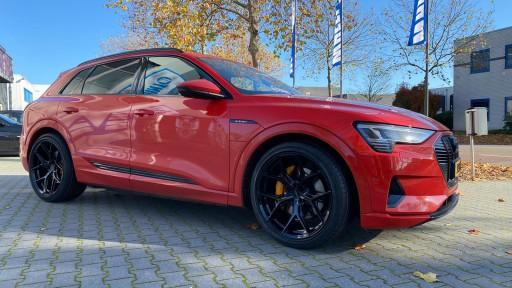 Audi E-Tron met 22 inch Vossen HF-5 HF5 black.jpeg