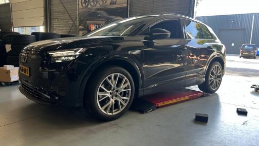 Audi Q4 met 20 inch WheelWorld WH34 velgen