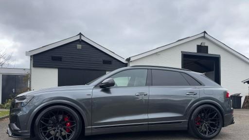 Audi Q8 met 23 inch Wheelforce XHE.FF velgen