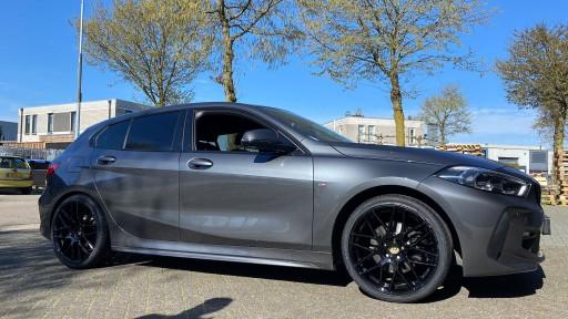 BMW 1-serie F40 met 19 inch GMP Berghem black velgen