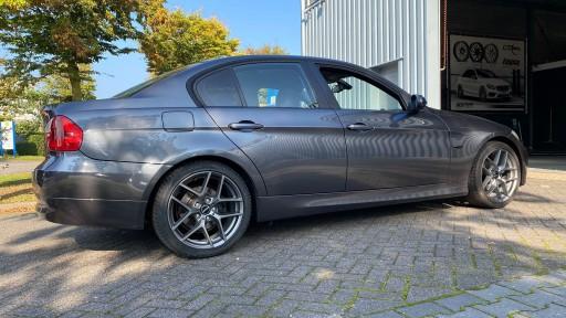 BMW 3-serie E90 met 18 inch Borbet Y mat-titan velgen
