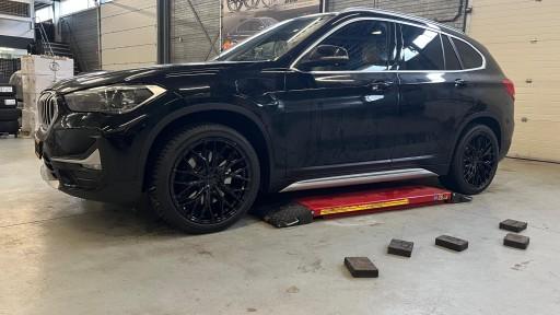 BMW X1 F48 met 19 inch Wheelworld WH37 black.jpg