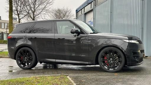 Land Rover Range Rover met 23 inch GMP Experience black velgen