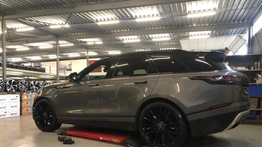 Land Rover Velar met 22 inch Hawke Harrier velgen