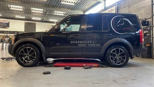 Landrover Discovery met 19 inch GMP Specter zwart-gepolijste velgen