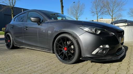 Mazda 3 met 19 inch TEC GT7 black velgen