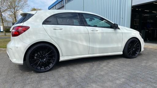 Mercedes A-klasse met 19  inch Riviera RF105 black