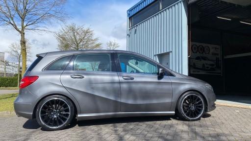 Mercedes B-klasse met 18 inch Keskin KT18 velgen