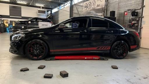 Mercedes CLA met 19 inch Keskin KT20 mat black red inside velgen