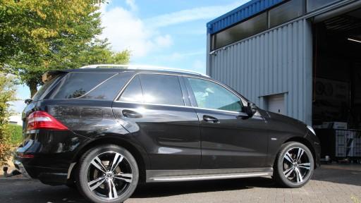 Mercedes ML met 20 inch Monaco GP4 zwart-pol.JPG
