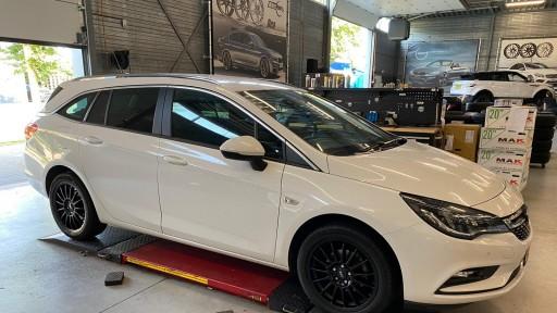 Opel Astra K met 17 inch ATS Streetrallye zwart velgen