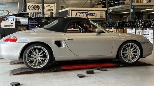 Porsche Boxster met 19 inch MAK Rennen silver velgen