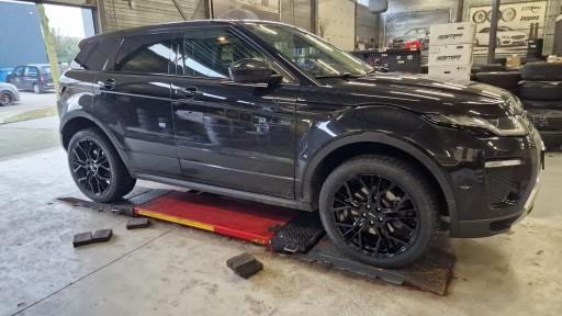 Range Rover Evoque met 20 inch GMP Matisse black velgen