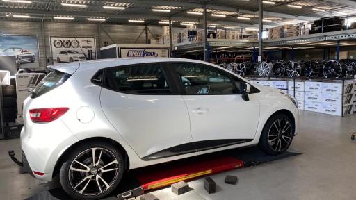 Renault Clio met 17 inch GMP Astral