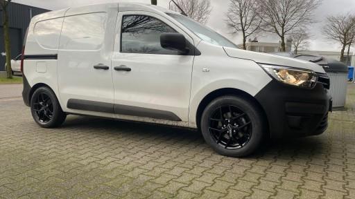 Renault Express met 16 inch Borbet Y black velgen