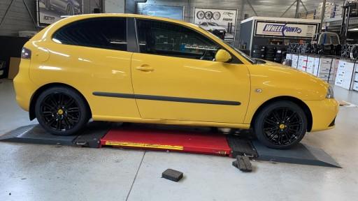 Seat Ibiza met 16 inch MAM A4 black velgen