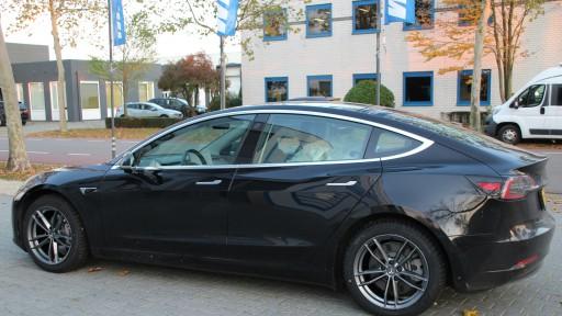 Tesla Model 3 met 18 inch GMP Electric