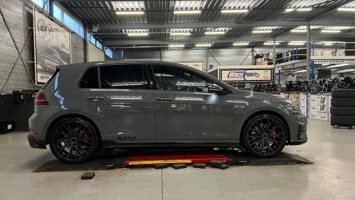 Volkswagen Golf 7 TCR met 19 inch Concaver CVR1 DTB velgen