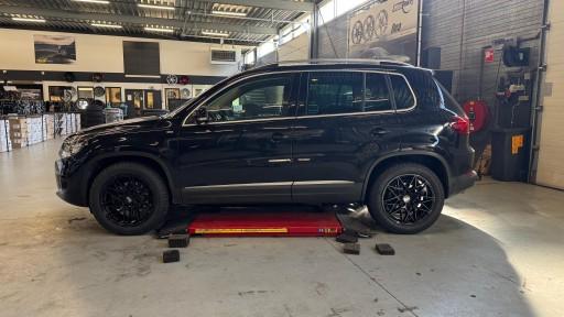 Volkswagen Tiguan met 18 inch MAM B2 black velgen