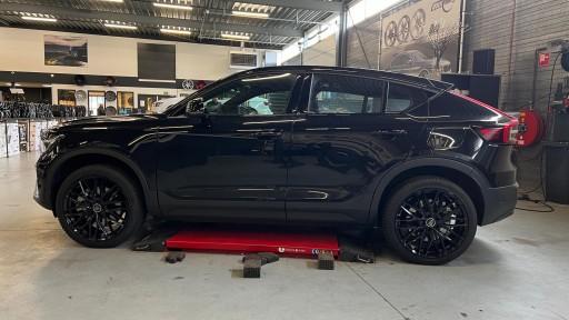 Volvo XC40 met 20 inch MSW-50 black velgen