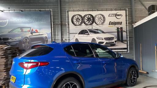 Alfa Romeo Stelvio met 19 inch GMP Drake velgen.jpeg