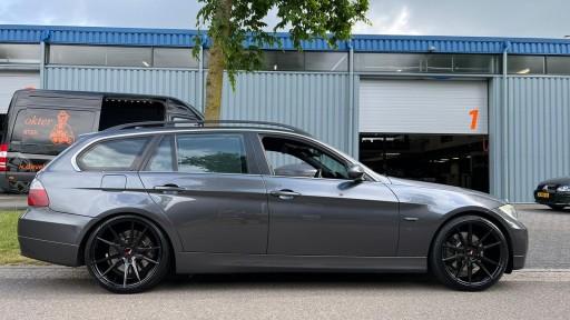 BMW 3-serie met 19 inch Japan Racing JR21 black velgen.jpeg
