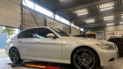 BMW 3-serie met 19 inch Veemann V-FS46 graphite velgen.jpeg