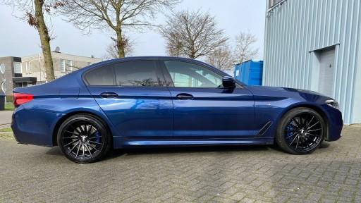 BMW 5-serie G30 met 19 inch Bola ZFR black velgen.jpg