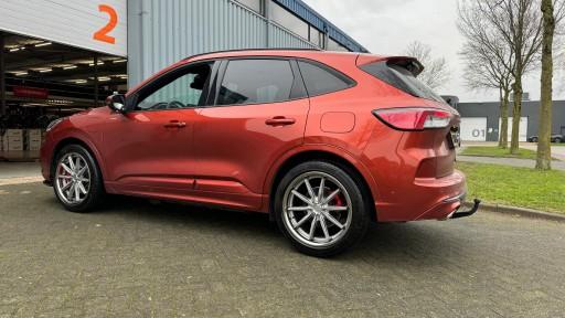 Ford Kuga met 20 inch Concaver CVR8 brushed titanium velgen.jpeg