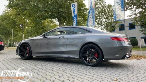 Mercedes S63 AMG coupe met 22 inch Vossen HF1 satin black velgen.jpg