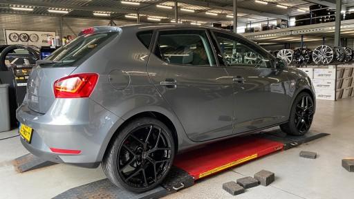 Seat Ibiza met 18 inch Borbet Y black.jpeg