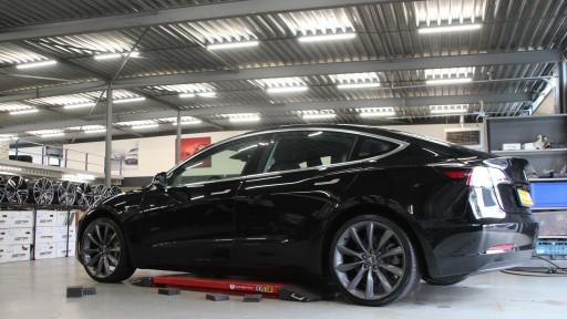 Tesla Model 3 met 20 inch T-Sportline TST  (1).JPG