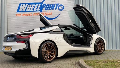 BMW i8 roadster met 20 inch Concaver CVR1 bronze velgen 3.jpeg