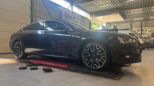 Audi A5 met 19 inch met Monaco GP13 zwart-pol velgen.jpeg